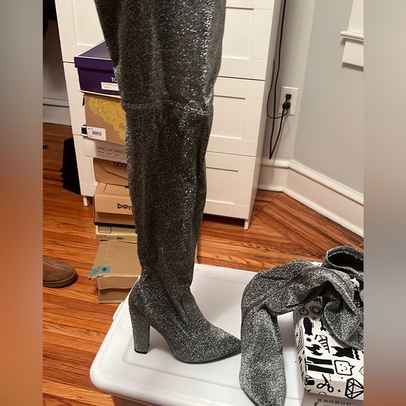 Thigh high shimmer boot - Picture 7 of 7